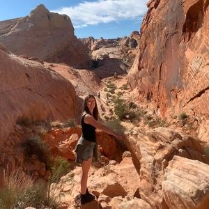 Meet your Posher, Daina